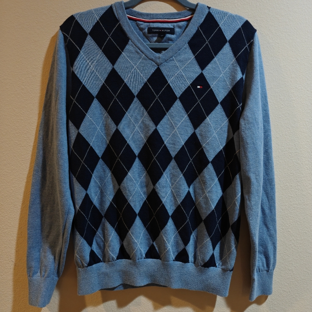 Tommy Hilfiger Men's V-Neck Argyle Sweater in Blue and Black